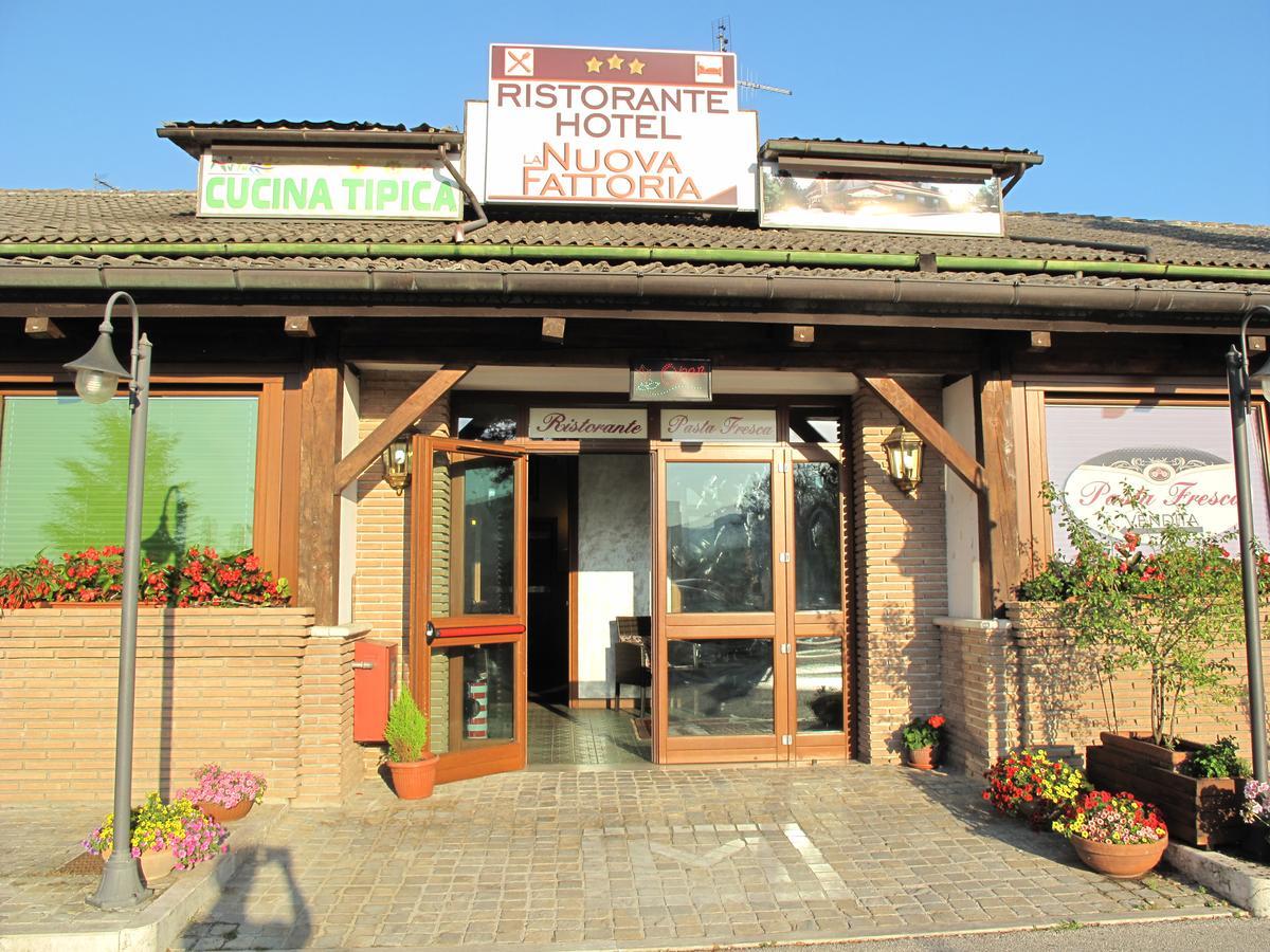 Hotel Ristorante La Nuova Fattoria Карзоли Экстерьер фото